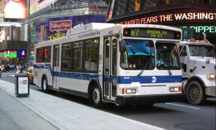 يتسبب Omicron في انقطاعات في أنظمة النقل العام في الولايات المتحدة